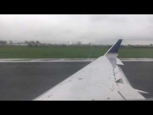 united airlines crj 700 landing 1