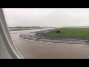 united embraer 175 landed at dul