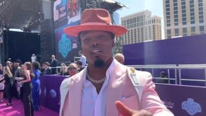 eagles nakobe dean parents give 1