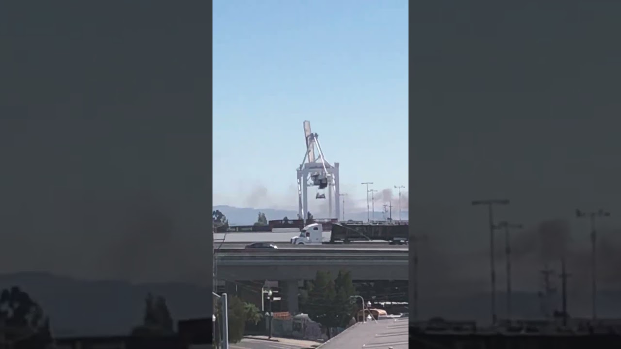 Fire In Oakland Port
