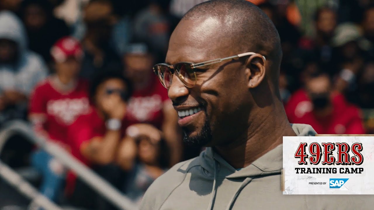 Vernon Davis Stops By #49erscamp To Talk Favorite Play Of The Day