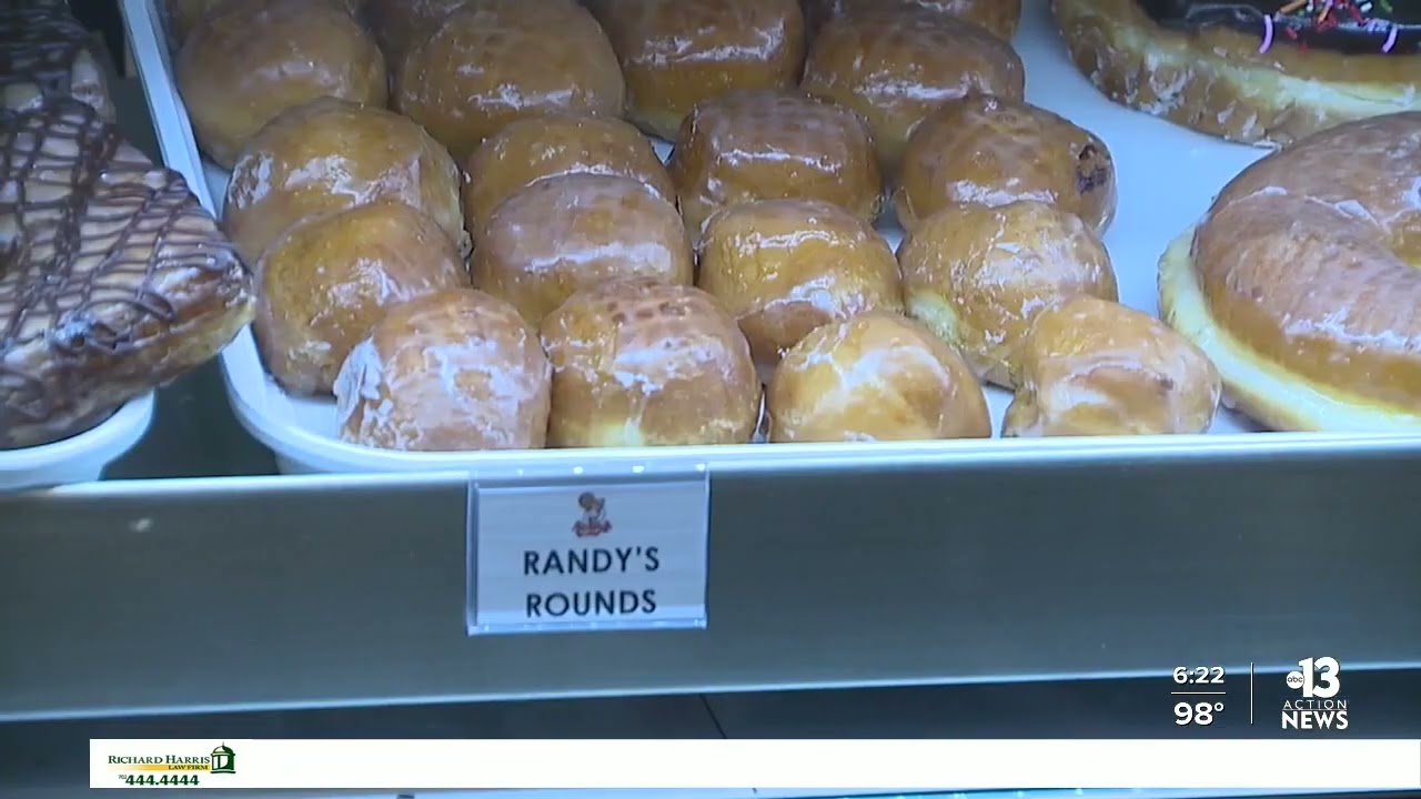 First Las Vegas Location For Randy’s Donuts Opens
