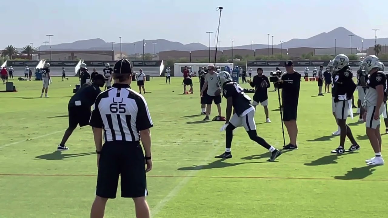 Hunter Renfrow Makes Great Catch At Raiders Practice – August 24, 2022