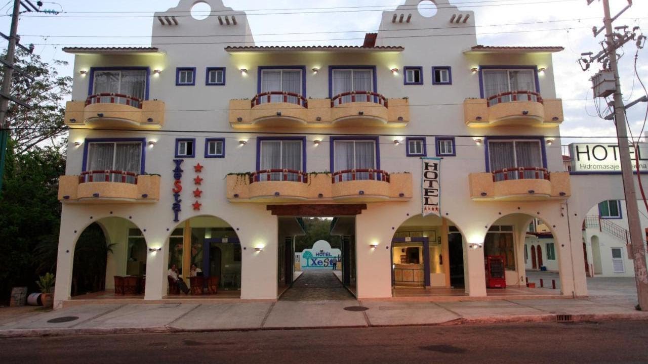 Hotel Xestal, Santa Cruz Huatulco, Mexico