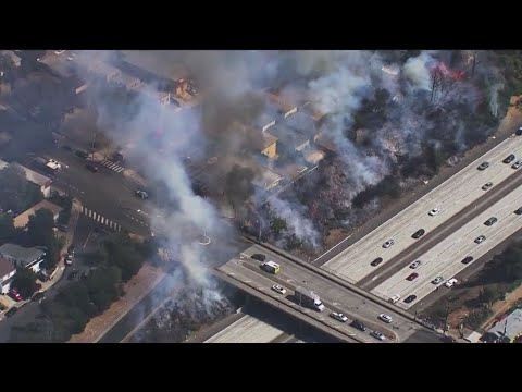 Large Fire Erupts In Oakland Next To I 580, At Least 2 Homes Burned