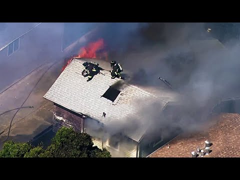 Oakland Vegetation Fire Spreads To Homes