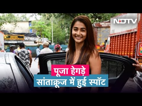 Pooja Hegde Santacruz में हुई स्पॉट, Gym आउटफिट में आई नज़र