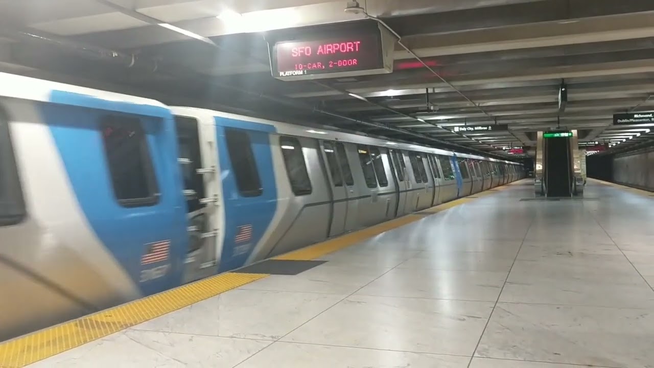 San Francisco Airport Train Arriving At Embarcadero Station