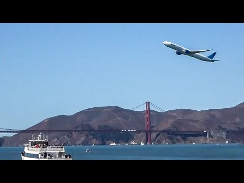 Boeing 777 flies low over Golden Gate Bridge for Fleet Week 1 boeing 777 flies low over golden