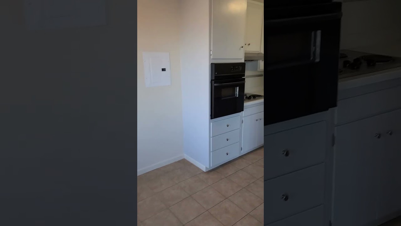 10 Argent Alley. 1 Bedroom Apartment With A Great View Of The Bay Area.