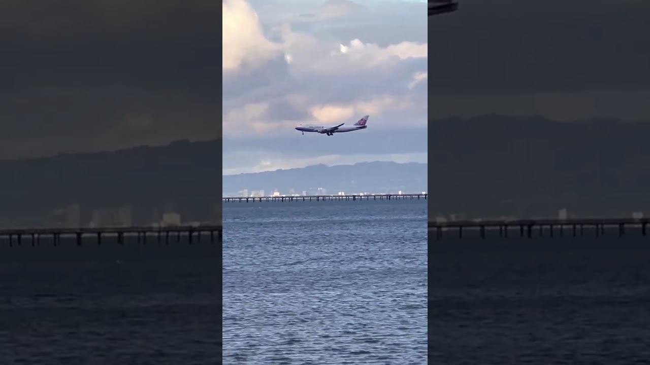 boeing 747 china airlines cross