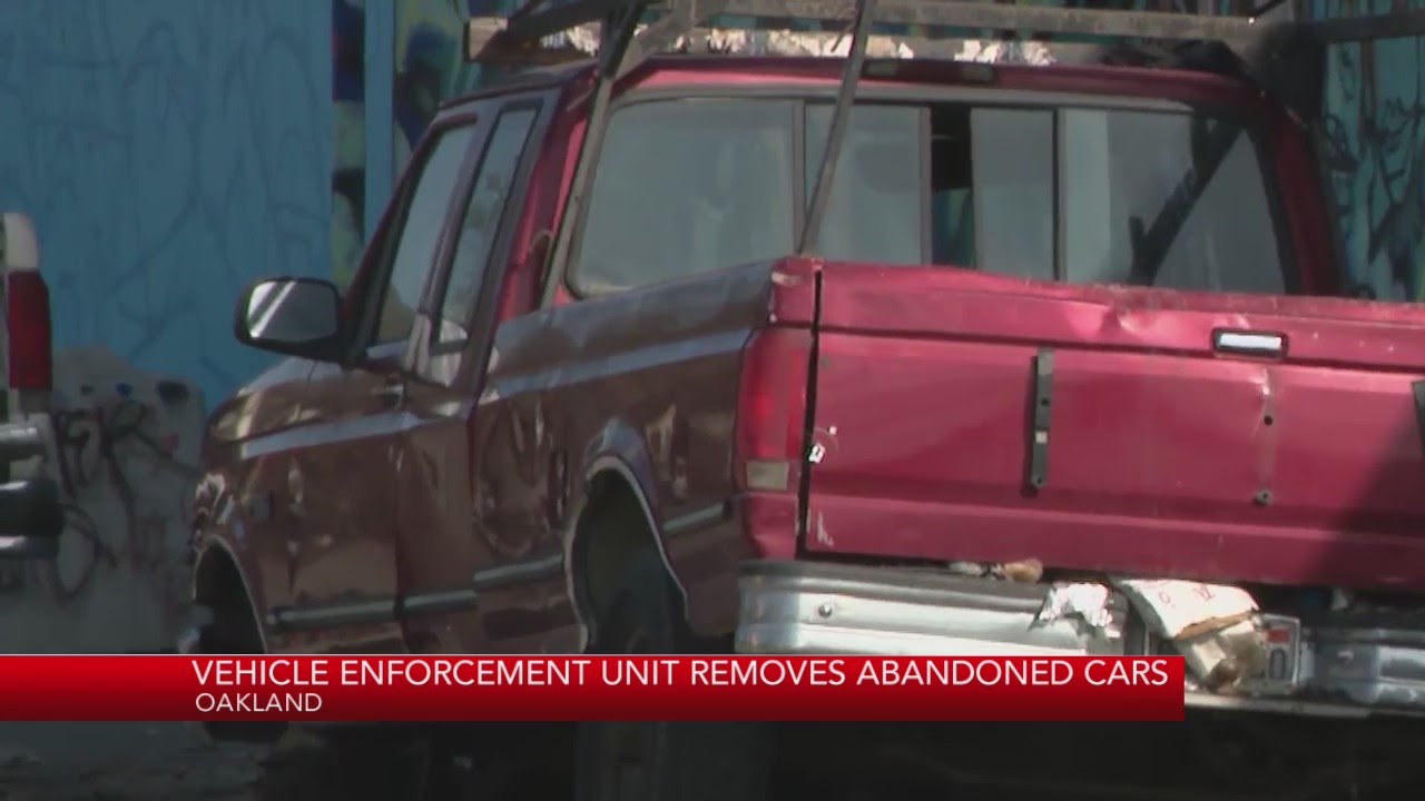 Oakland vehicle enforcement unit removes abandoned cars 1 Oakland Vehicle Enforcement Unit Removes Abandoned Cars