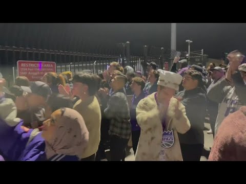 sacramento kings fans wait at ai