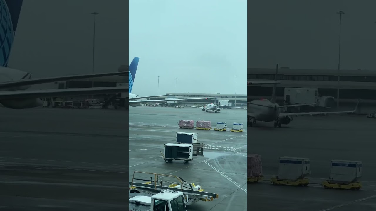 United Airlines Boeing 777-300ER at San Francisco International Airport (SFO) #aviation 1 United Airlines Boeing 777 300er At San Francisco International Airport (sfo) #aviation