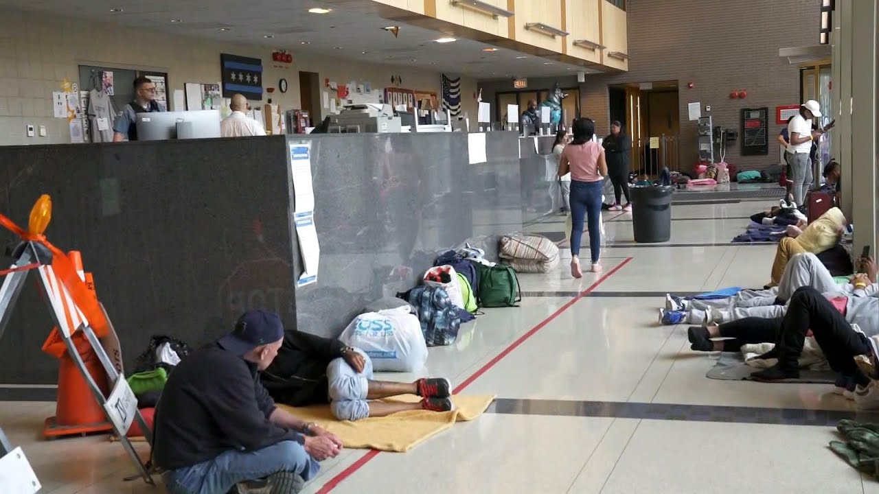 Chicago Struggles To Provide Shelter, Resources To Migrants Arriving In The City