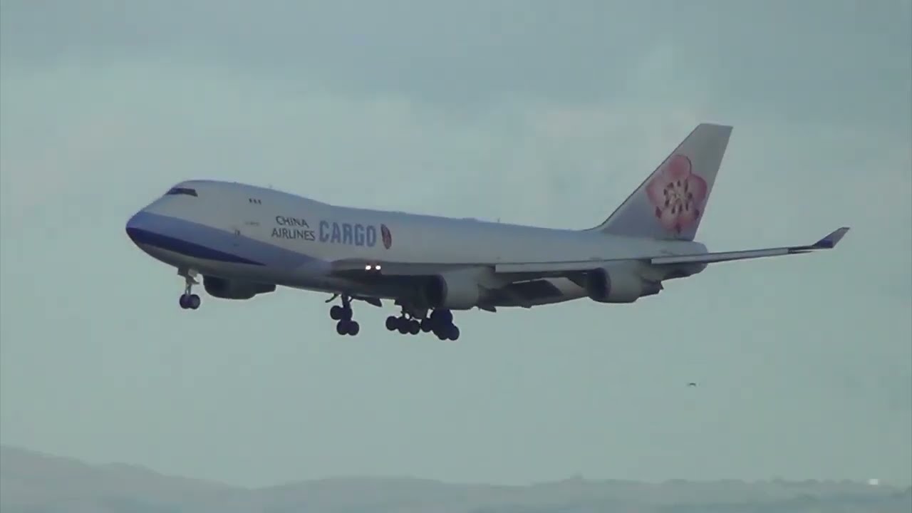 China Airlines Cargo Boeing 747F landing at SFO Int’l Airport 1 China Airlines Cargo Boeing 747f Landing At Sfo Int’l Airport