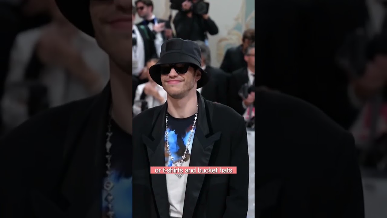 NYC’s Met Gala pays tribute to late fashion designer Karl Lagerfeld #shorts 1 Nyc’s Met Gala Pays Tribute To Late Fashion Designer Karl Lagerfeld #shorts