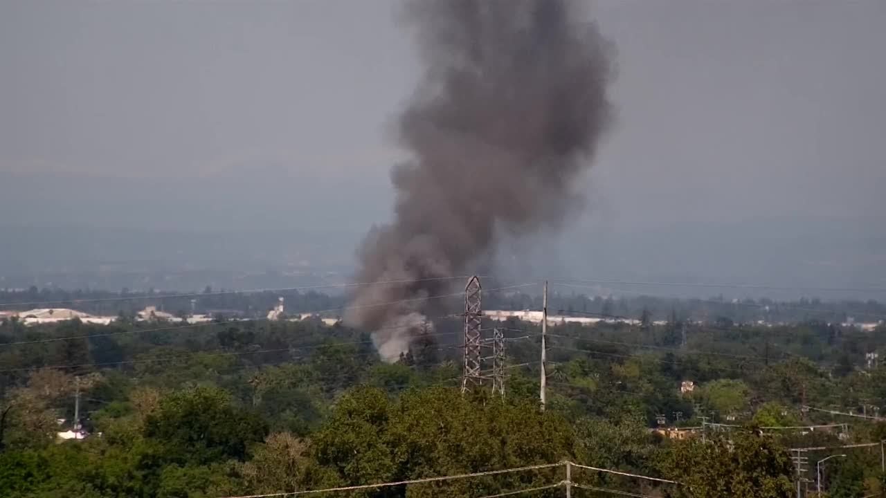 Raw: Multiple Structures Catch Fire In North Sacramento Area