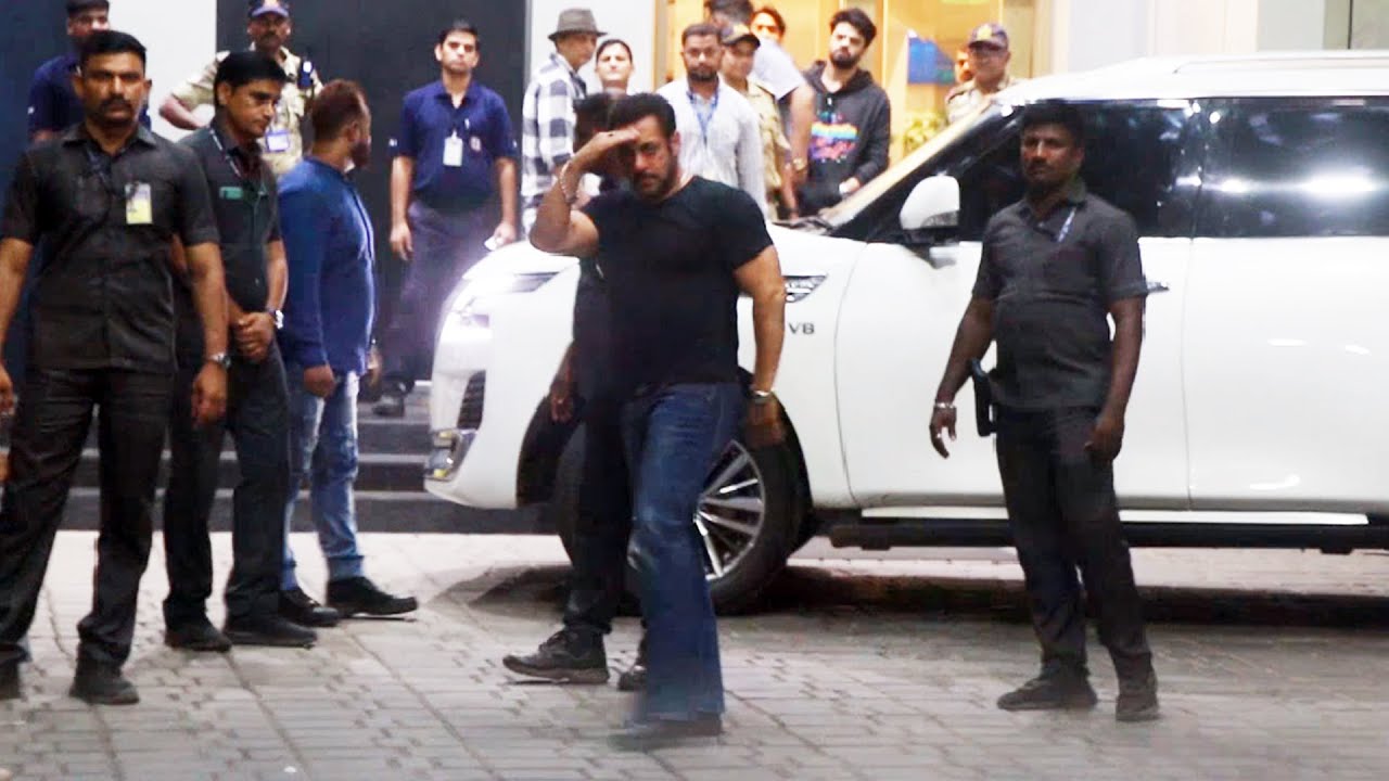 Salman Khan Aur Manish Paul Dikhe Kalina Airport Santacruz Me