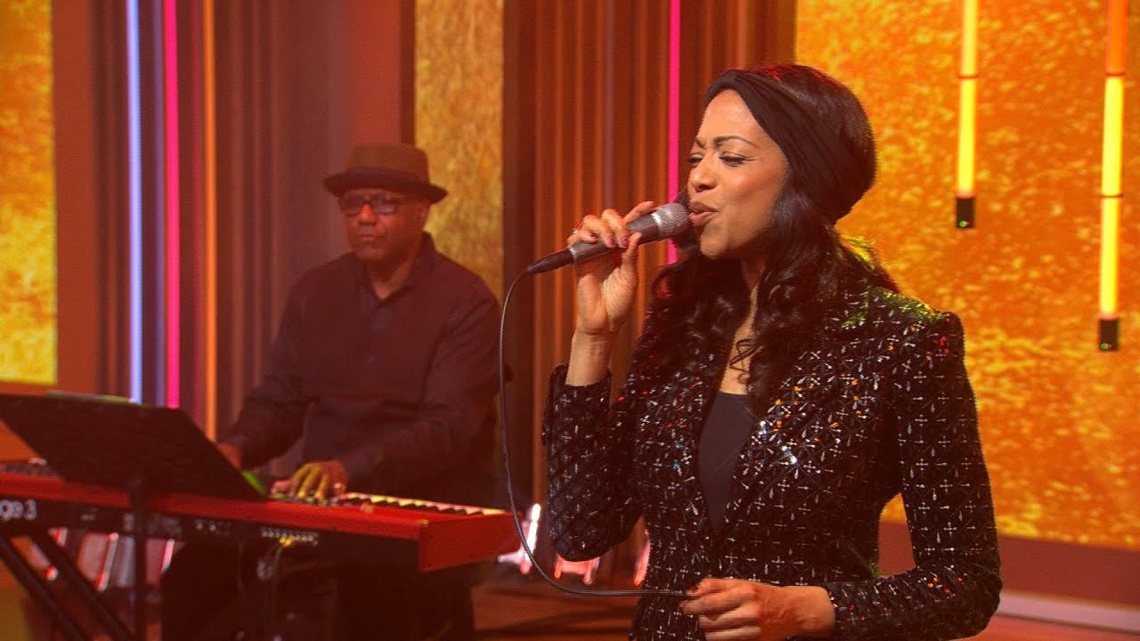 Saturday Sessions: Acantha Lang Performs “it’s Gonna Be Alright”