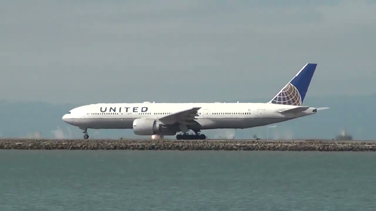 United Airlines Boeing 777 200(er) Takeoff From Sfo Int’l Airport