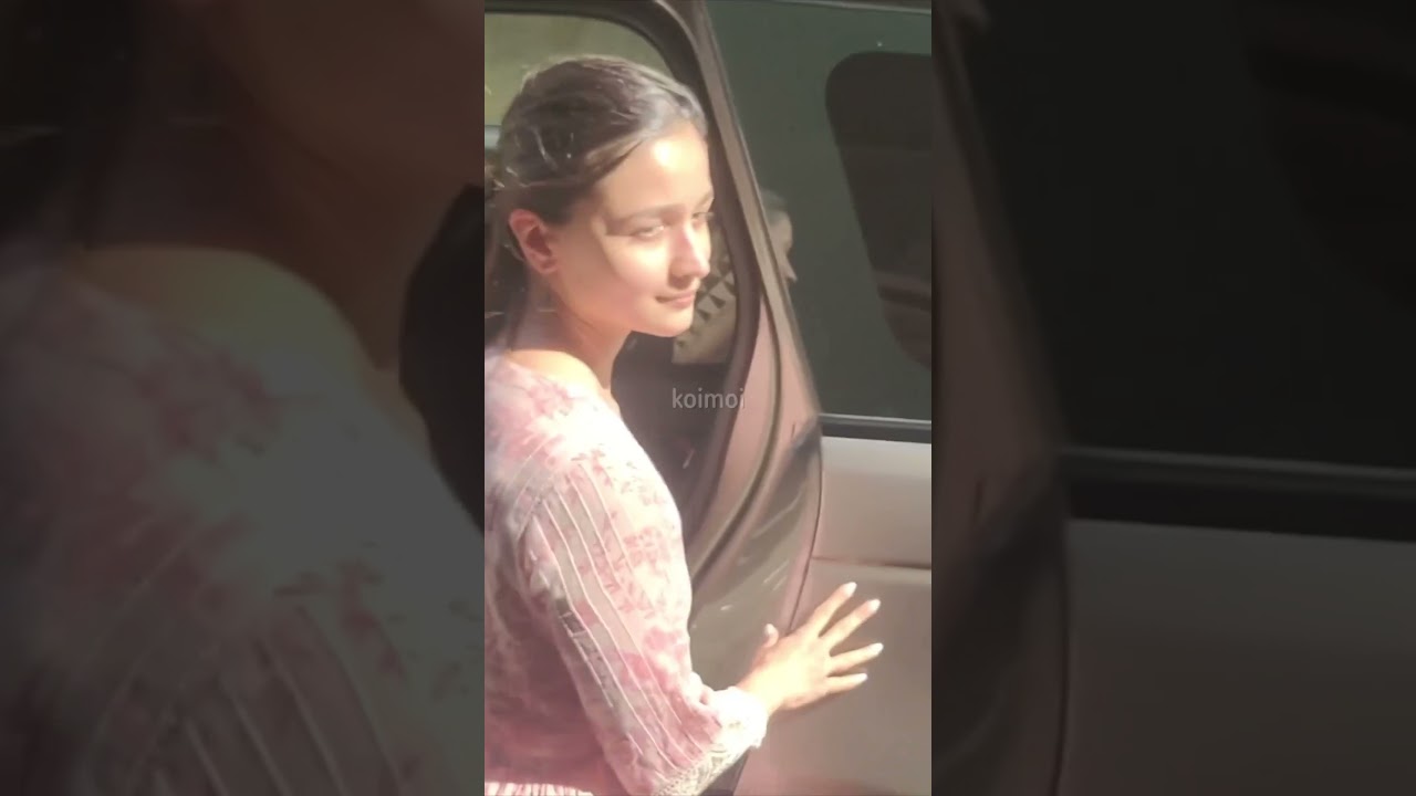 Alia Bhatt And Nitesh Tiwari Were Spotted In Santacruz, Sparking Anticipation For Their Meeting. ❤️