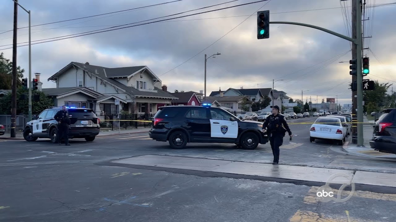 Officers searching for hit-and-run driver in fatal pedestrian accident in Oakland 1 Officers Searching For Hit And Run Driver In Fatal Pedestrian Accident In Oakland