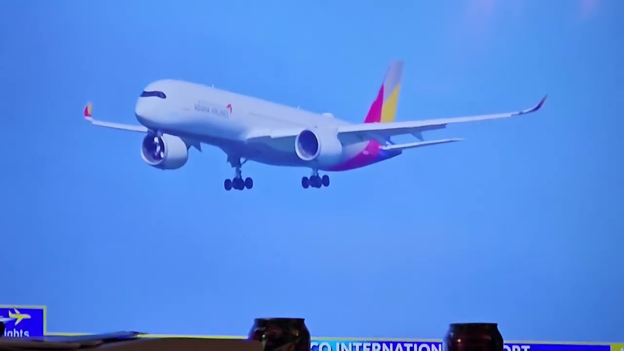ASIANA AIRLINES FLIGHT 212 HEAVY FROM ICN AIRPORT TO SFO AIRPORT A-350-900 LANDING ON RUNWAY 28R 1 Asiana Airlines Flight 212 Heavy From Icn Airport To Sfo Airport A 350 900 Landing On Runway 28r