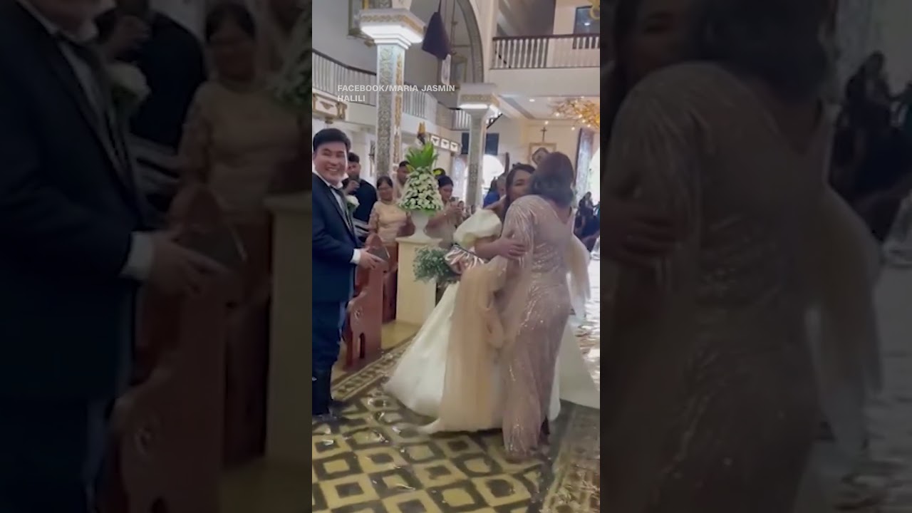 Bride walks down flooded aisle after Typhoon in the Philippines 2 Bride Walks Down Flooded Aisle After Typhoon In The Philippines