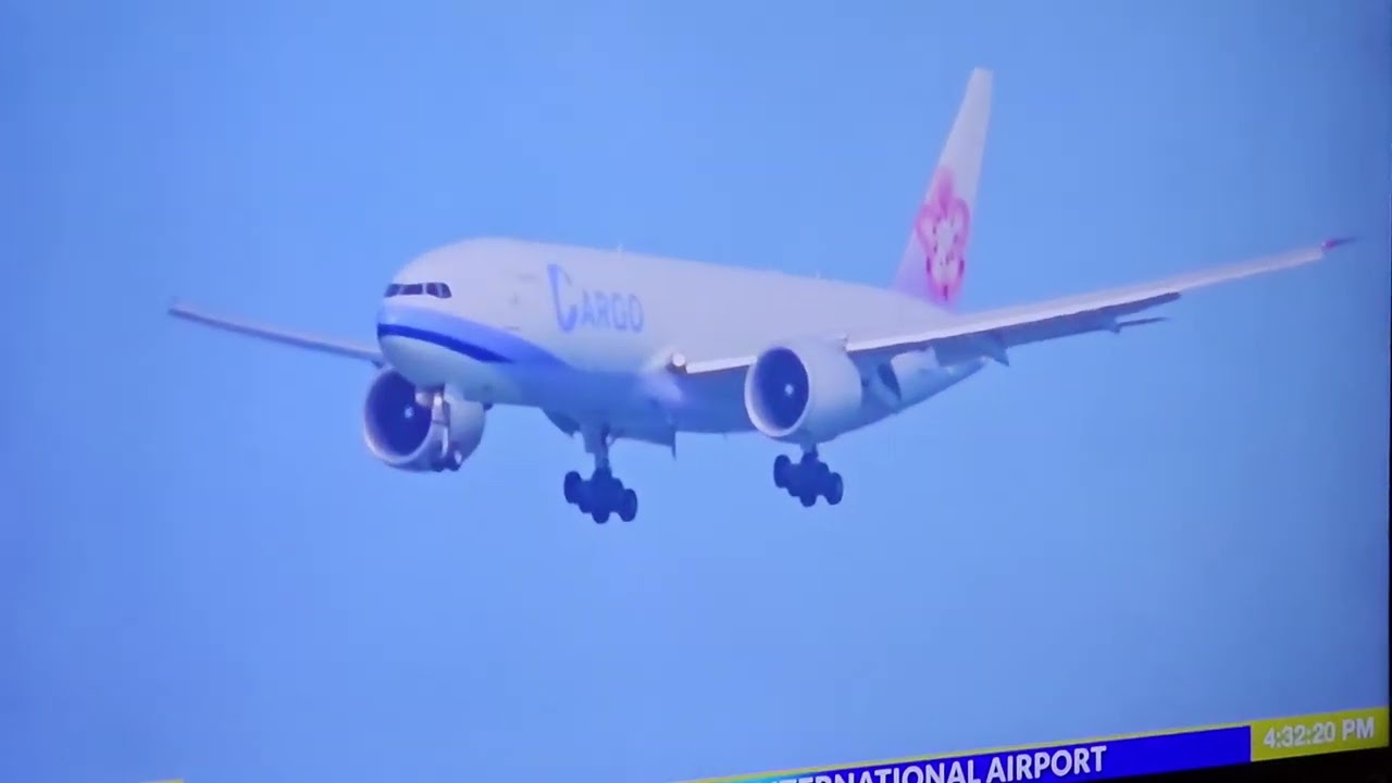 CHINA AIRLINES CARGO FLIGHT 5107 HEAVY FROM LAX AIRPORT TO SFO AIRPORT A-777-F LANDING ON RUNWAY 28R 1 China Airlines Cargo Flight 5107 Heavy From Lax Airport To Sfo Airport A 777 F Landing On Runway 28r