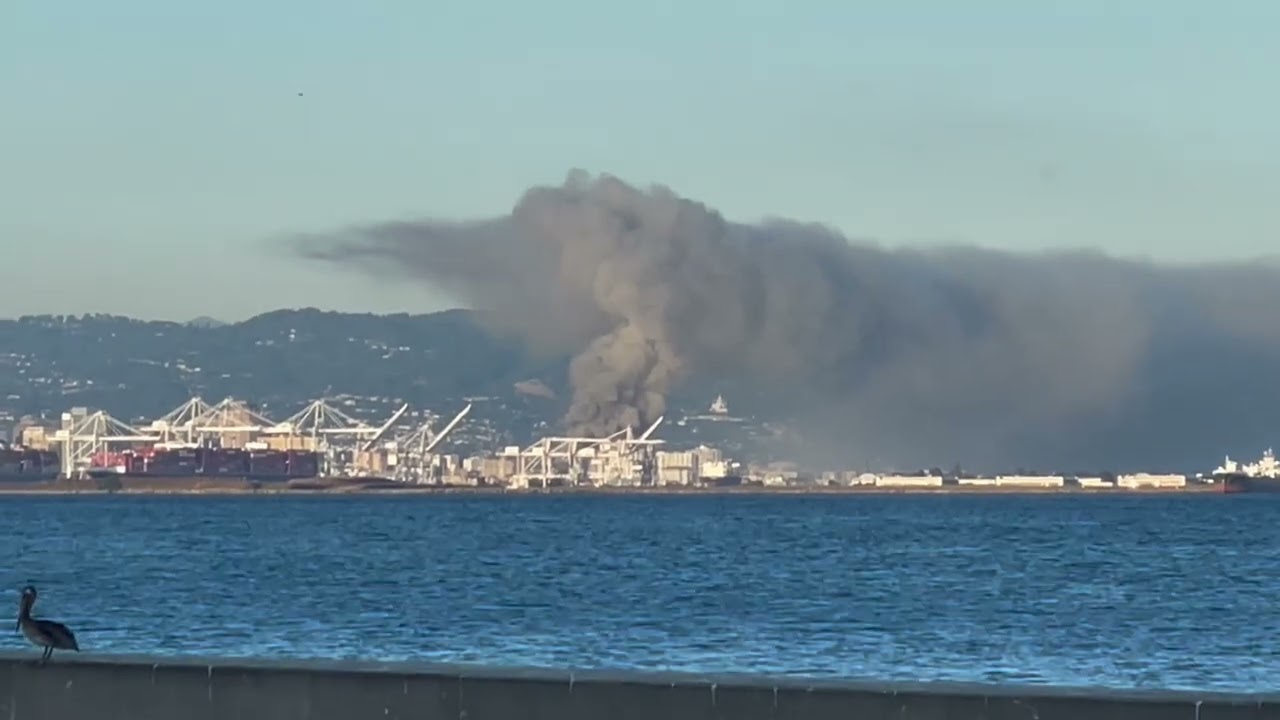 Huge Plume Of Smoke From Port Of Oakland Fire, Schnitzer Steel On August 9, 2023