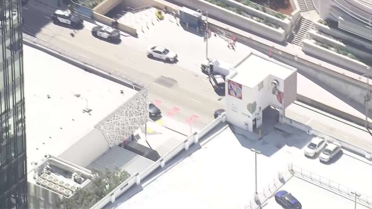 Raw Video: Scene Of Crash Following Police Chase Outside San Francisco Moscone Center