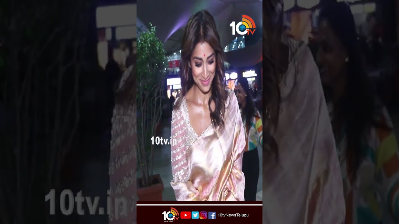 Shriya Saran Spotted At Domestic Airport In Santacruz #ShriyaSaran #youtubeshorts #10tv 2 Shriya Saran Spotted At Domestic Airport In Santacruz #shriyasaran #youtubeshorts #10tv