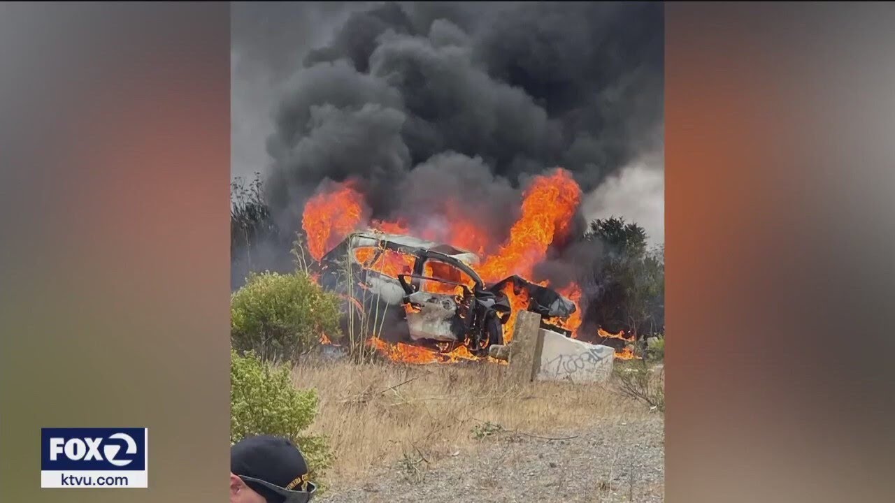 Two ‘heroes’ Pull Stranger From Burning Car