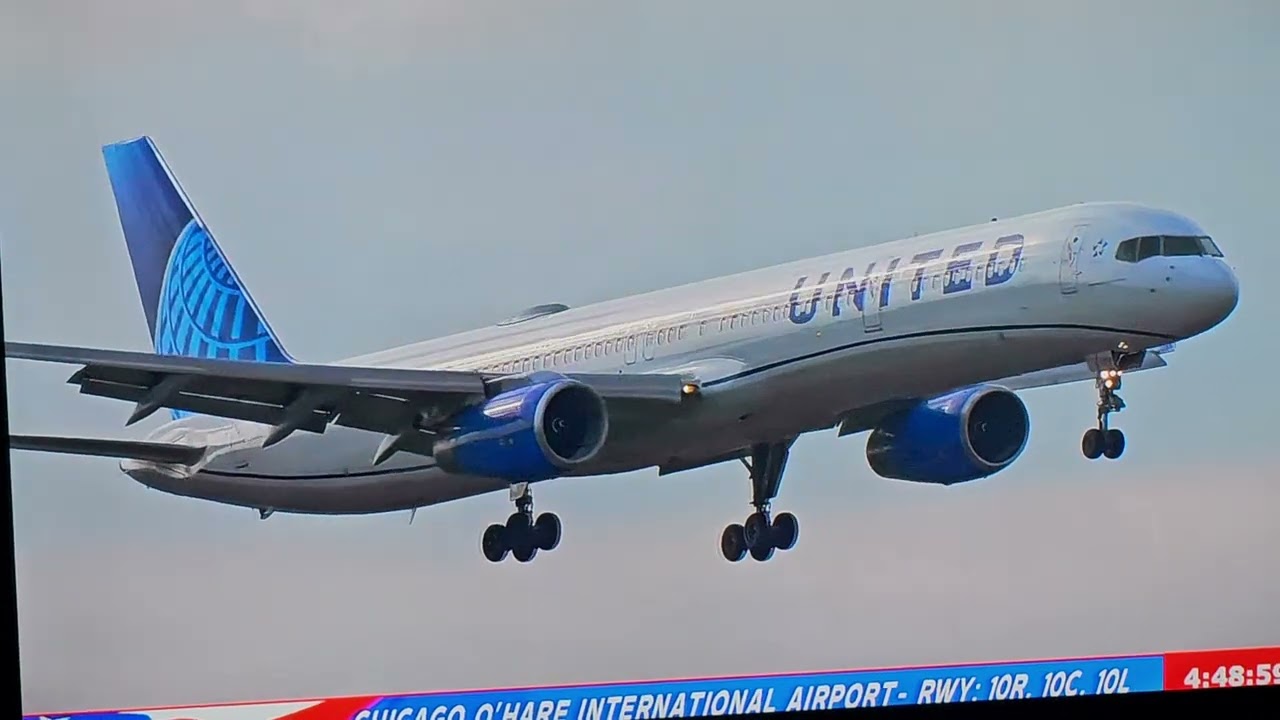 UNITED AIRLINES FLIGHT 2230 FROM SFO AIRPORT TO ORD AIRPORT A-757-300 LANDING ON RUNWAY 10C 1 United Airlines Flight 2230 From Sfo Airport To Ord Airport A 757 300 Landing On Runway 10c