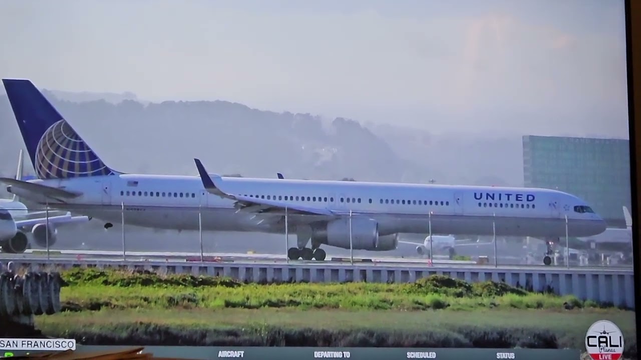 UNITED AIRLINES FLIGHT 729 FROM SFO AIRPORT TO ORD AIRPORT A-757-300 TAKEOFF ON RUNWAY 1R 1 United Airlines Flight 729 From Sfo Airport To Ord Airport A 757 300 Takeoff On Runway 1r