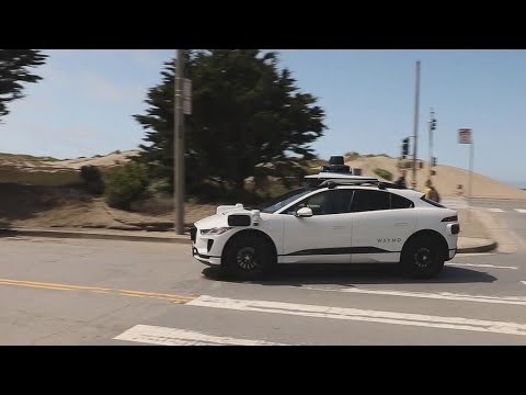 Who's in the driving seat? Safety concerns over San Francisco's driverless taxis • FRANCE 24 2 Who’s In The Driving Seat? Safety Concerns Over San Francisco’s Driverless Taxis • France 24