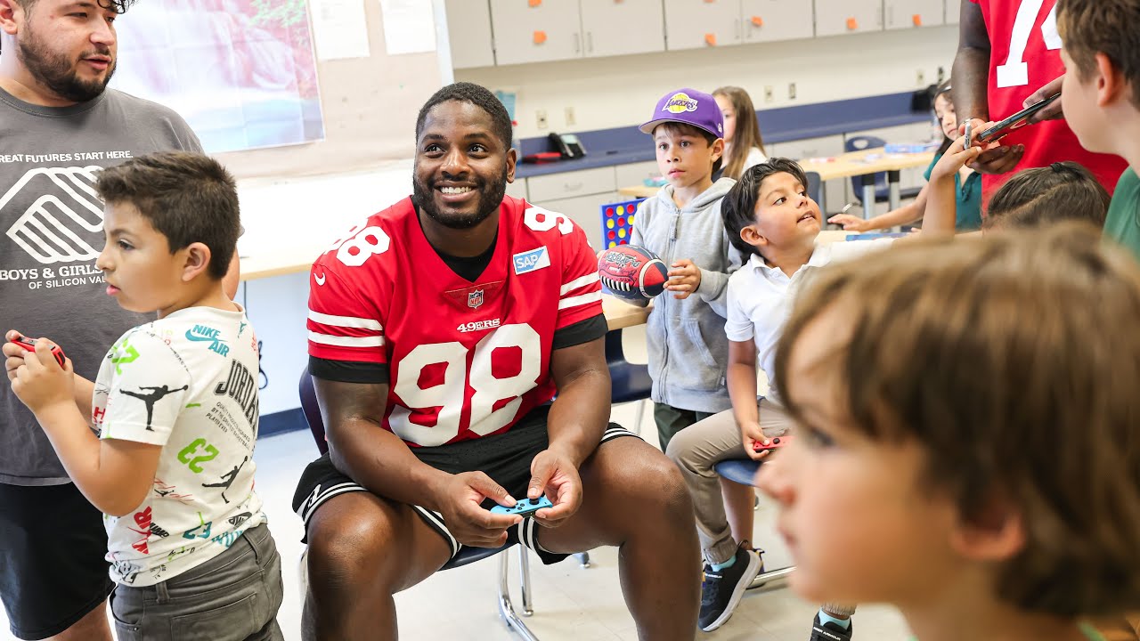 49ers Players Bring Fun to Local Boys and Girls Club | 49ers 2 49ers Players Bring Fun To Local Boys And Girls Club | 49ers