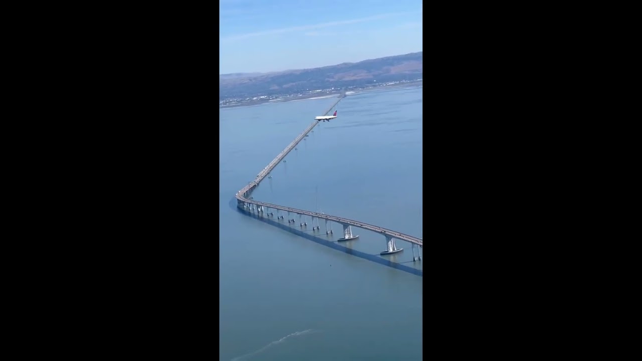 A Plane Passenger Captures Unique Moment In Sky Of San Francisco