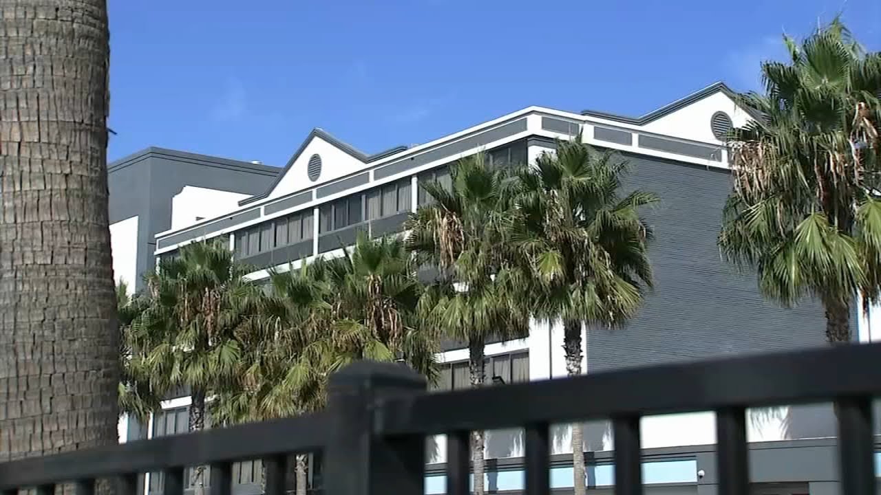 City of Oakland finds hotel guilty of wage theft involving 128 workers 2 City Of Oakland Finds Hotel Guilty Of Wage Theft Involving 128 Workers