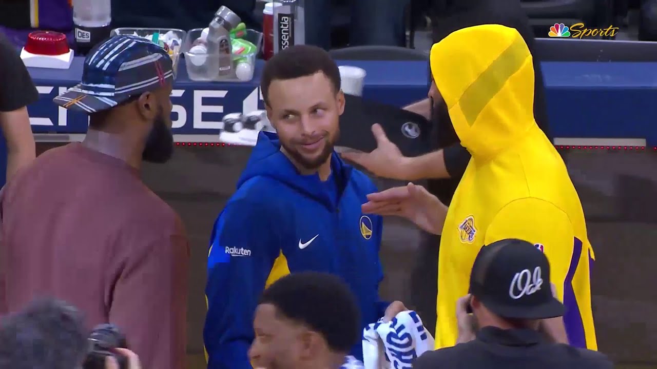 LeBron, Steph & AD Share a Moment after the Gameđ„ 1 Lebron, Steph & Ad Share A Moment After The Gameđ„