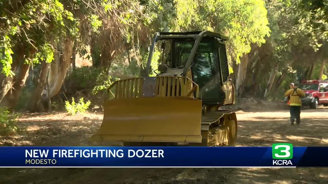 Modesto gets new dozer to help fight fires 2 Modesto Gets New Dozer To Help Fight Fires