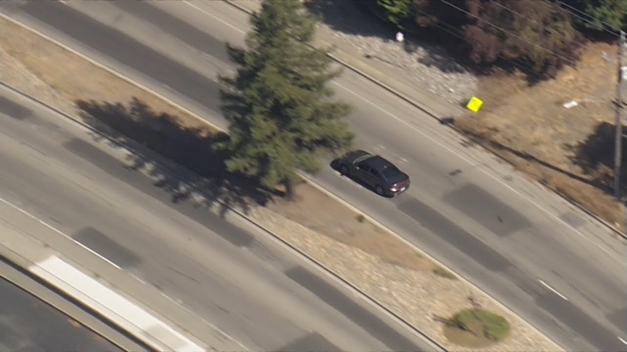 Police In Pursuit Of Suspect In East Bay, Heading Westbound Direction | Watch Live