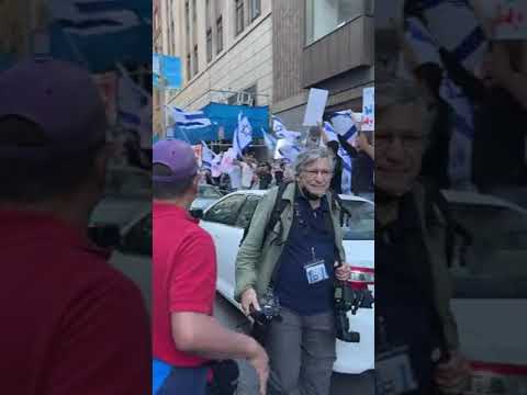 Pro Israel And Pro Palestine Supporters Face Off In San Francisco