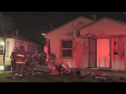 Driver Slams Into Parked Cars, 2 Oakland Houses