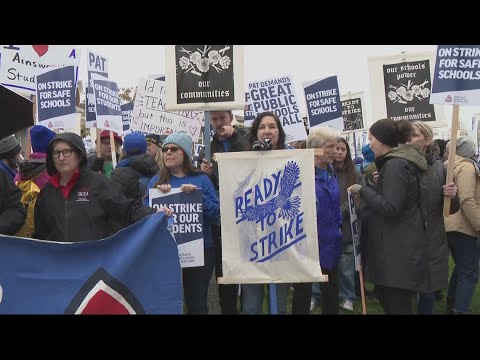 Educators Begin Picketing On 1st Day Of Portland Teachers Strike