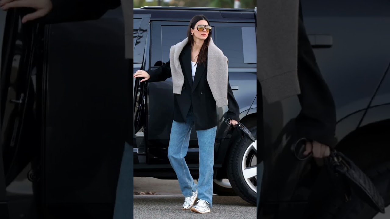 Kendall Jenner Having Business Meeting In Los Angeles