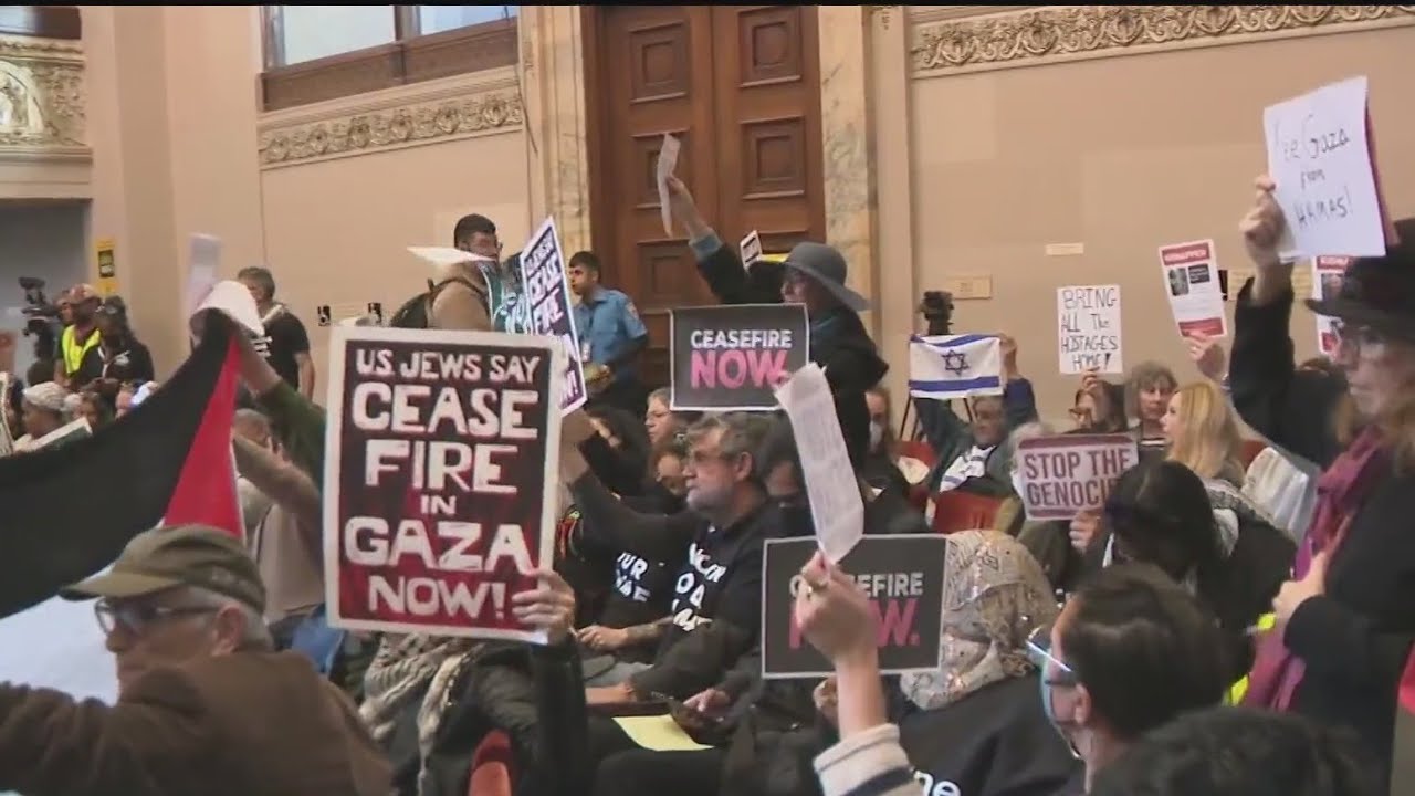 Oakland City Council Resolution Calling For Gaza Cease Fire Draws Residents To City Hall