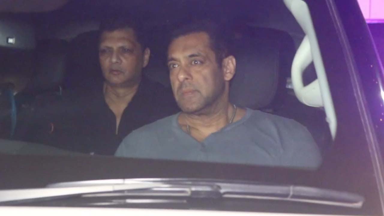Salman Khan Spotted At Kalina Airport In Santacruz | Shudh Manoranjan