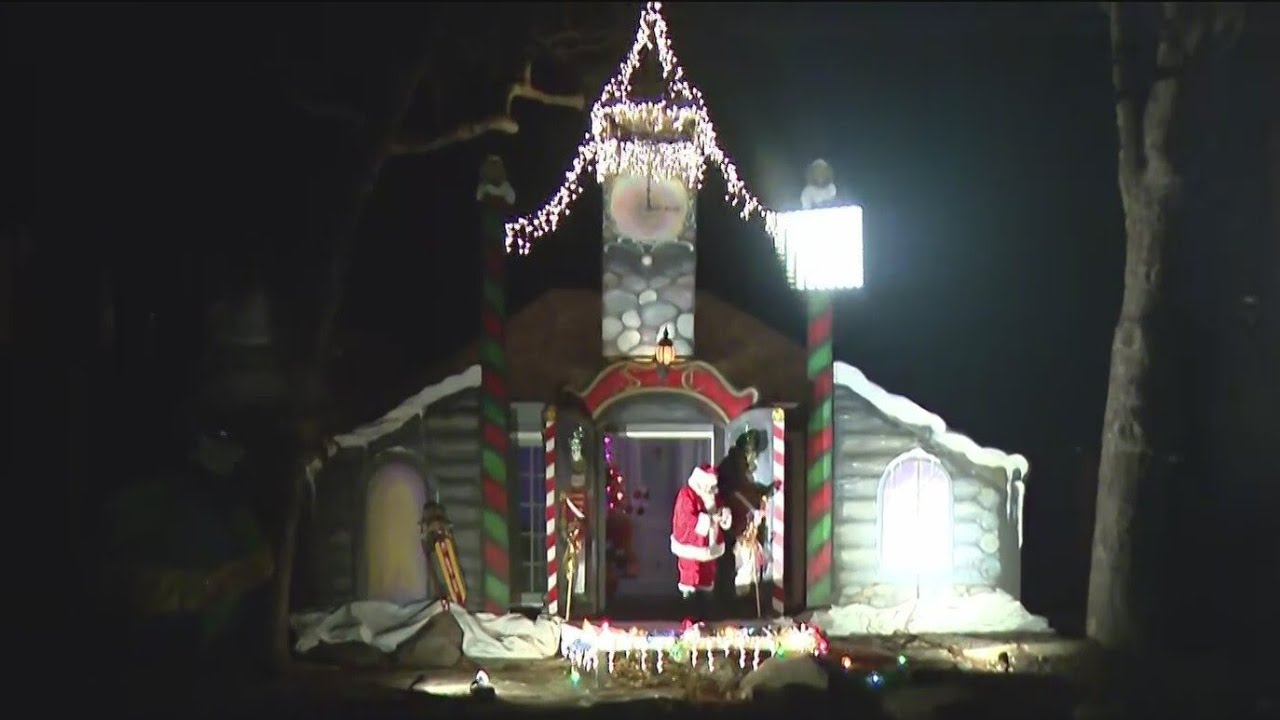 St. Nicholas Shares Who’s On The Nice List During The Santa Cruise In Lake Geneva